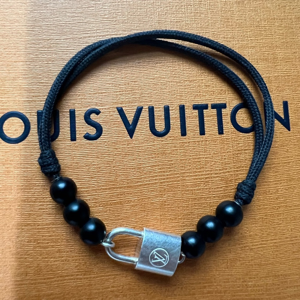 Louis Vuitton Black Beaded Bracelet with Silver Lock - Picture 5 of 6